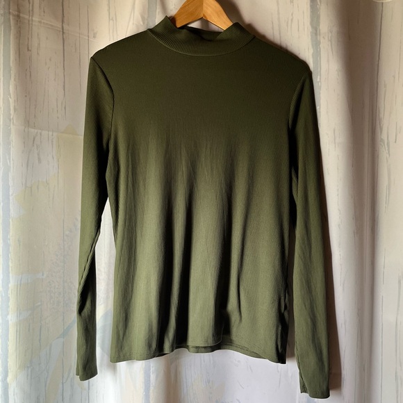 No Boundaries Green Ribbed Mock Neck Fitted Long Sleeve Top - Picture 2 of 11
